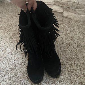 Minnetonka Suede Two Layer Black Moccasin Boots 8
